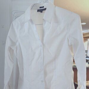 Jones New York - Womens 10P dress shirt - like new!